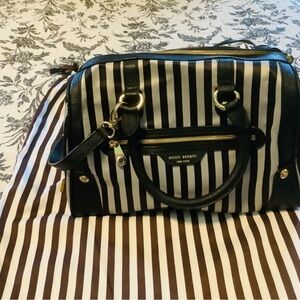 Henri Bendel purse